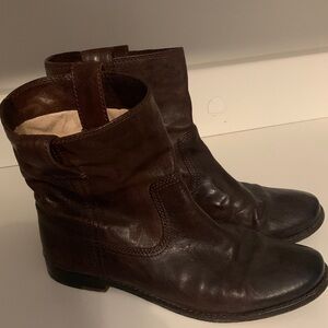 Frye Anna Shortie Brown Leather Ankle Boots, size 8